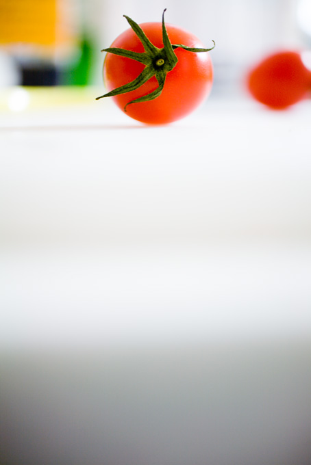 食卓の赤いプチトマト,写真